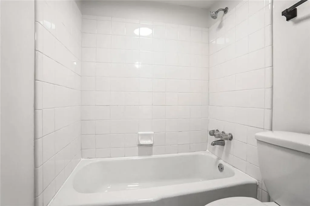 1150 Collier Road Nw Unit K9, Atlanta, Georgia 30318, 1 Bedroom Bedrooms, ,1 BathroomBathrooms,Residential,For Sale,1150 Collier Road Nw Unit K9,7645074