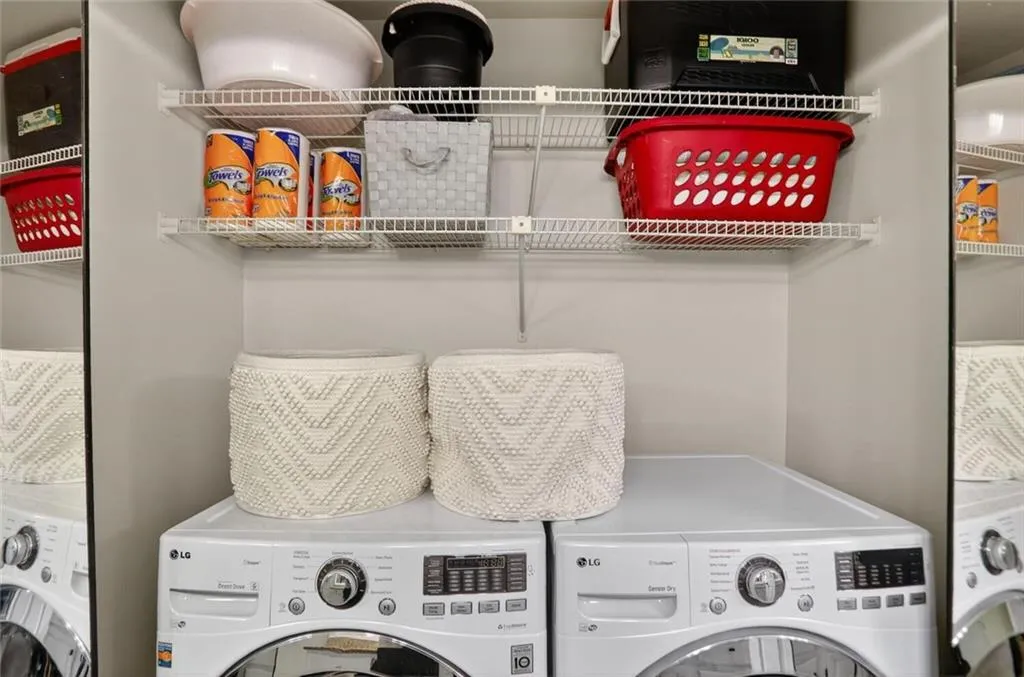 Washroom with washer and dryer