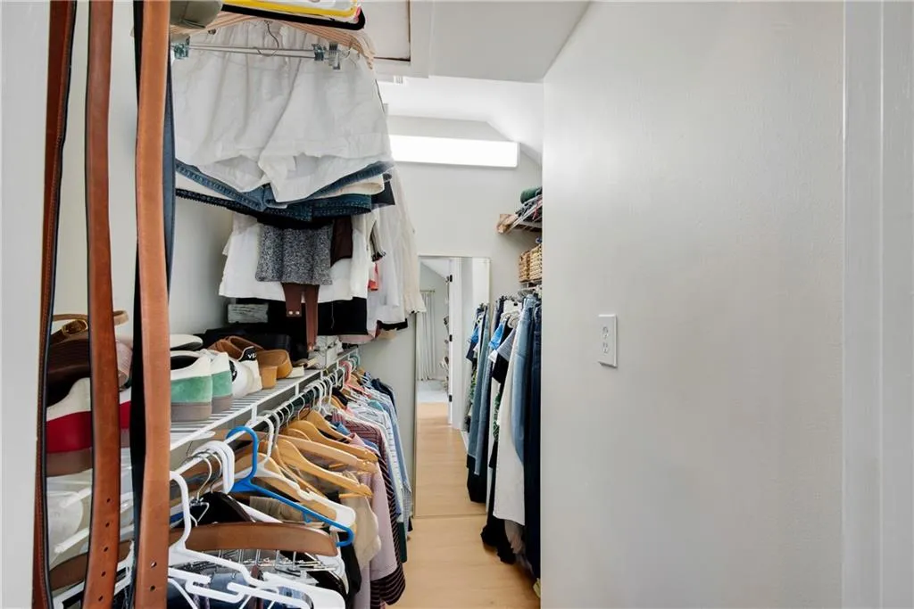 Walk-in closet