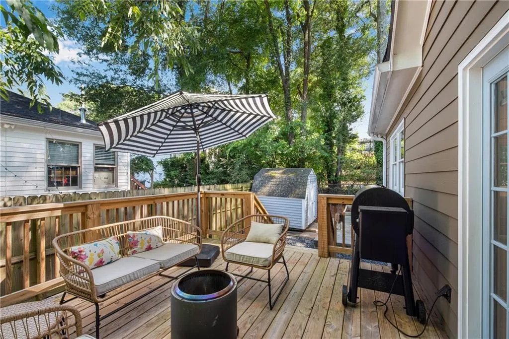 Outdoor deck
