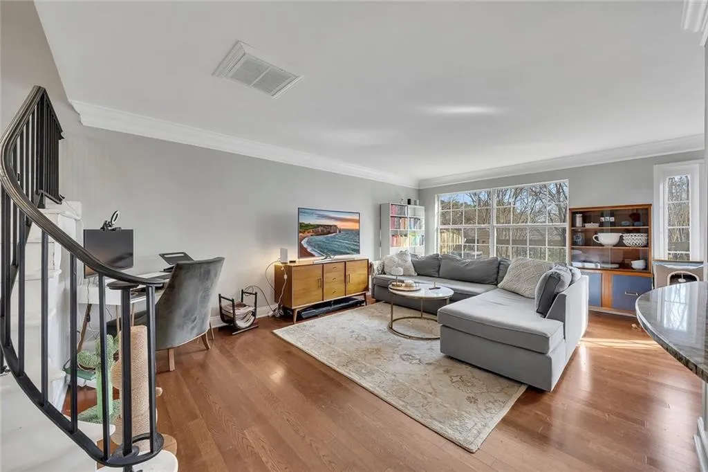 6980 Roswell Road Unit C5, Atlanta, Georgia 30328, 2 Bedrooms Bedrooms, ,2 BathroomsBathrooms,Residential,For Sale,6980 Roswell Road Unit C5,7721082