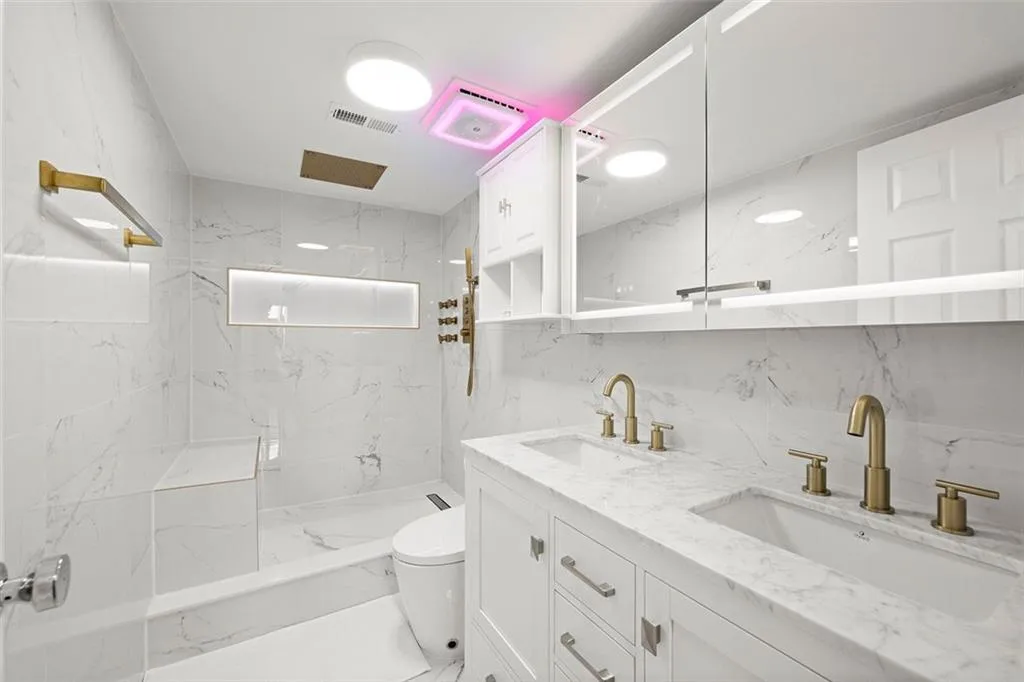795 Hammond Drive Unit 713, Atlanta, Georgia 30328, 2 Bedrooms Bedrooms, ,2 BathroomsBathrooms,Residential,Sold,795 Hammond Drive Unit 713,7460543