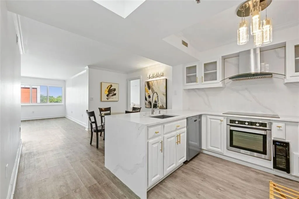 795 Hammond Drive Unit 713, Atlanta, Georgia 30328, 2 Bedrooms Bedrooms, ,2 BathroomsBathrooms,Residential,Sold,795 Hammond Drive Unit 713,7460543