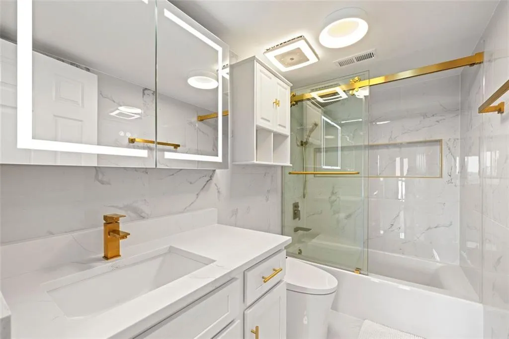 795 Hammond Drive Unit 713, Atlanta, Georgia 30328, 2 Bedrooms Bedrooms, ,2 BathroomsBathrooms,Residential,Sold,795 Hammond Drive Unit 713,7460543