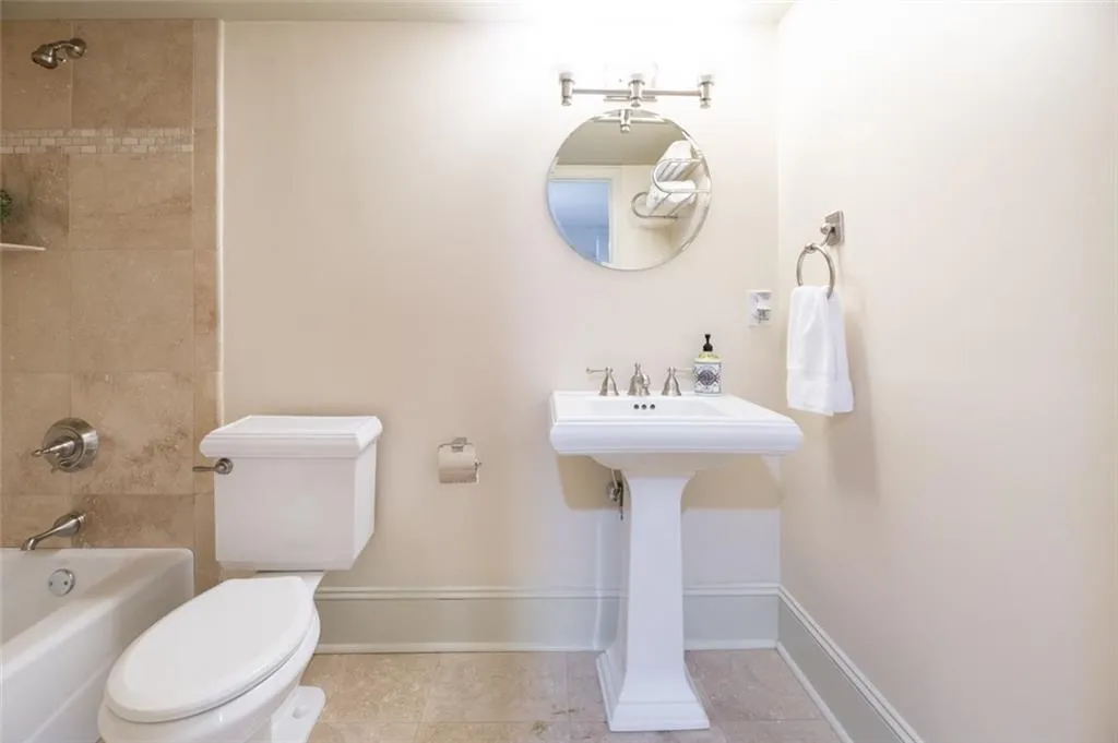 Full Terrace Level Bath