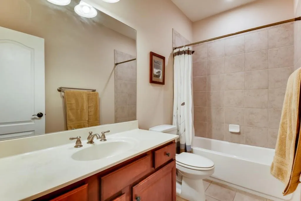 941 Delaronde Court, Sandy Springs, Georgia 30328, 4 Bedrooms Bedrooms, ,3 BathroomsBathrooms,Residential,Sold,941 Delaronde Court,6677874