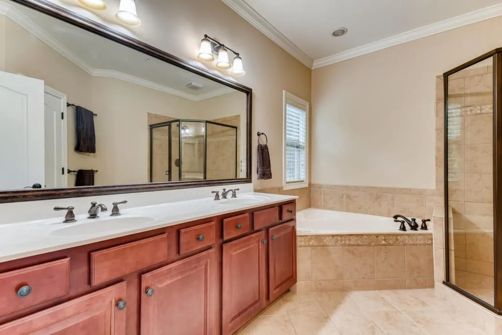 941 Delaronde Court, Sandy Springs, Georgia 30328, 4 Bedrooms Bedrooms, ,3 BathroomsBathrooms,Residential,Sold,941 Delaronde Court,6677874