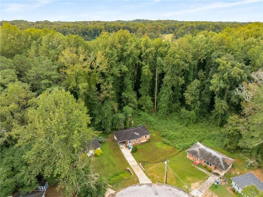 Aerial view of property and surrounding area