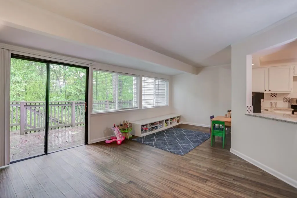 62 Dunwoody Springs Drive Unit C, Atlanta, Georgia 30328, 3 Bedrooms Bedrooms, ,2 BathroomsBathrooms,Residential,Sold,62 Dunwoody Springs Drive Unit C,6000826