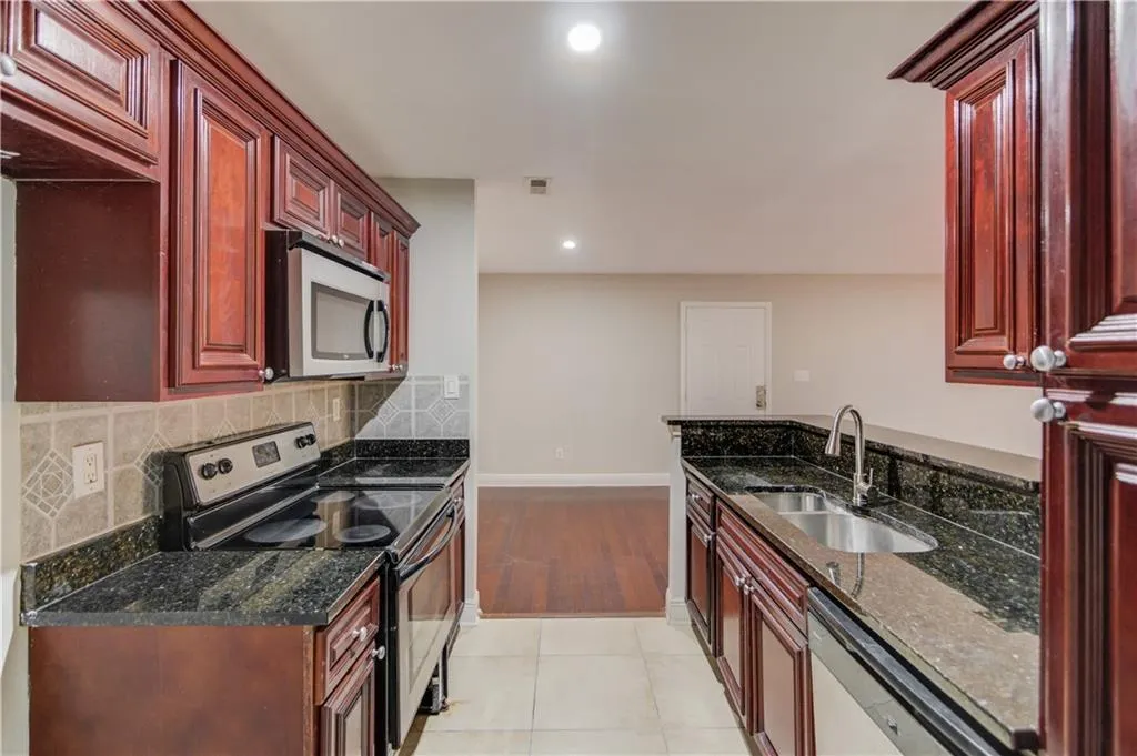 6112 Santa Fe Parkway, Sandy Springs, Georgia 30350, 3 Bedrooms Bedrooms, ,2 BathroomsBathrooms,Residential,Sold,6112 Santa Fe Parkway,6978695