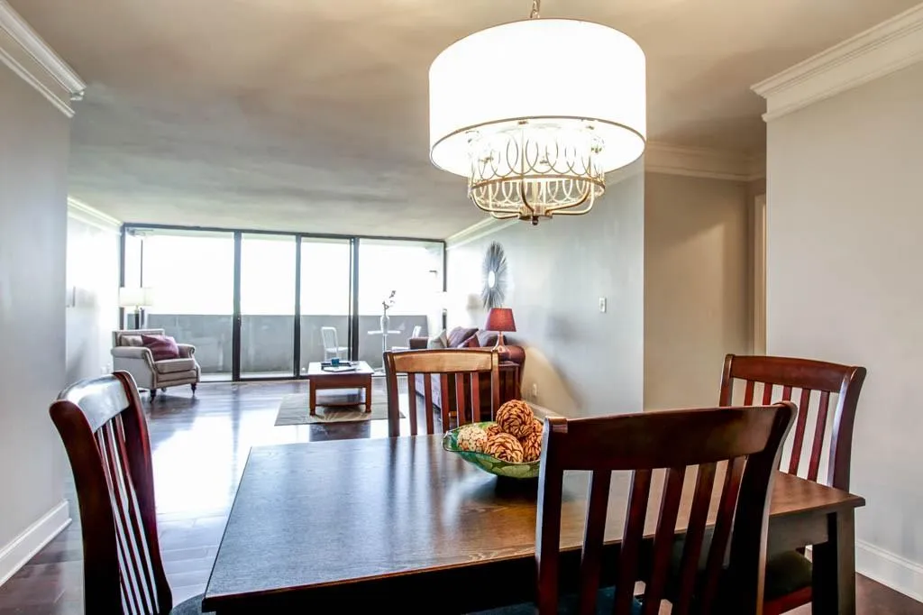 3530 Piedmont Road Ne Unit 12j, Atlanta, Georgia 30305, 2 Bedrooms Bedrooms, ,2 BathroomsBathrooms,Residential,Sold,3530 Piedmont Road Ne Unit 12j,5606118