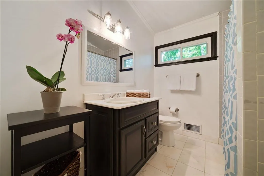 6326 Long Island Court, Sandy Springs, Georgia 30328, 3 Bedrooms Bedrooms, ,2 BathroomsBathrooms,Residential,Sold,6326 Long Island Court,6005939