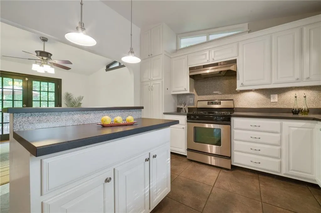 6326 Long Island Court, Sandy Springs, Georgia 30328, 3 Bedrooms Bedrooms, ,2 BathroomsBathrooms,Residential,Sold,6326 Long Island Court,6005939