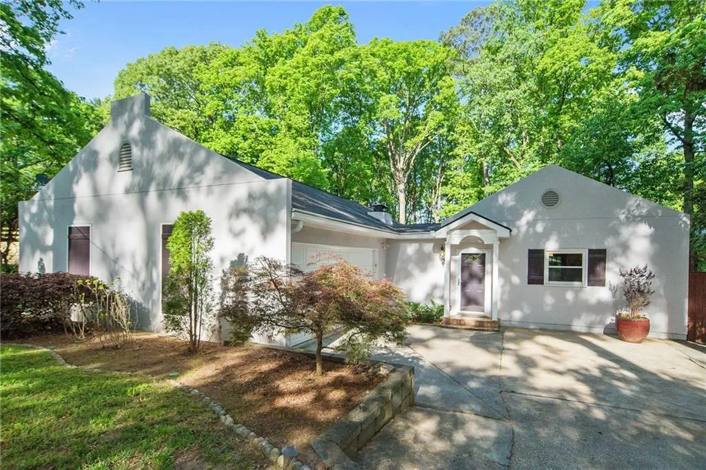 6326 Long Island Court, Sandy Springs, Georgia 30328, 3 Bedrooms Bedrooms, ,2 BathroomsBathrooms,Residential,Sold,6326 Long Island Court,6005939