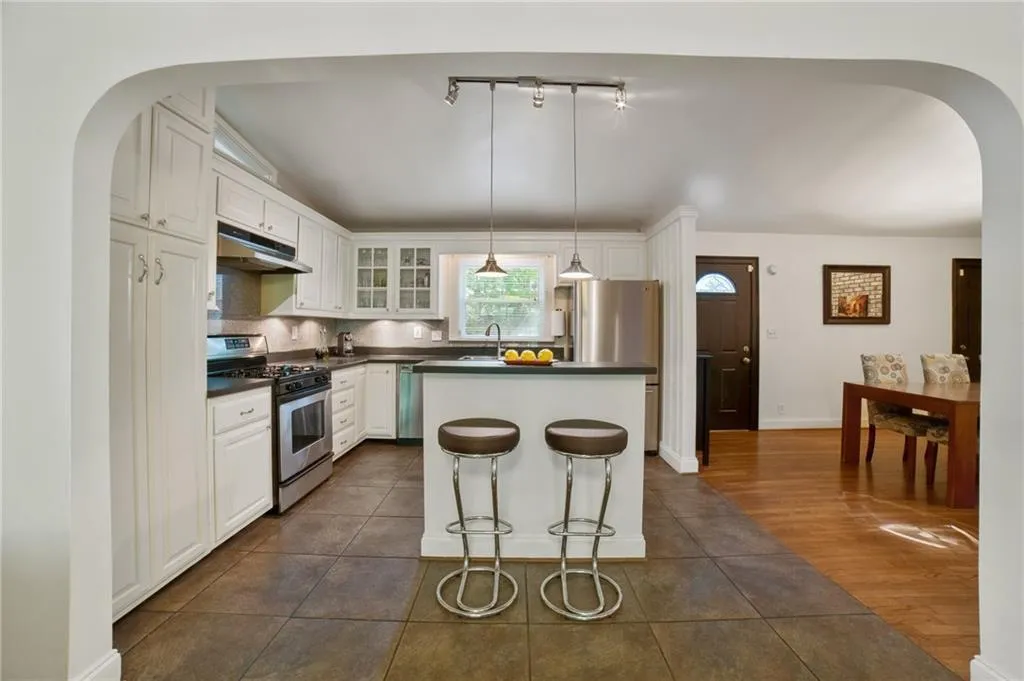 6326 Long Island Court, Sandy Springs, Georgia 30328, 3 Bedrooms Bedrooms, ,2 BathroomsBathrooms,Residential,Sold,6326 Long Island Court,6005939