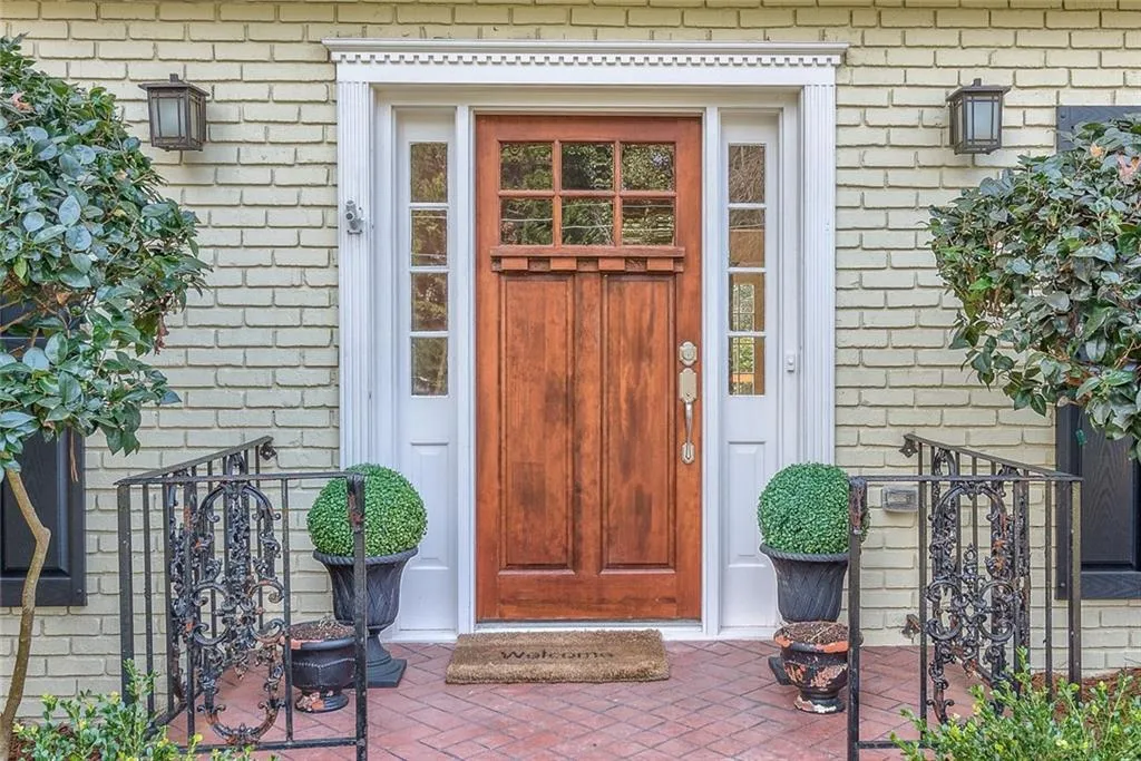 615 W Northway Lane, Atlanta, Georgia 30342, 4 Bedrooms Bedrooms, ,3 BathroomsBathrooms,Residential,Sold,615 W Northway Lane,5641316
