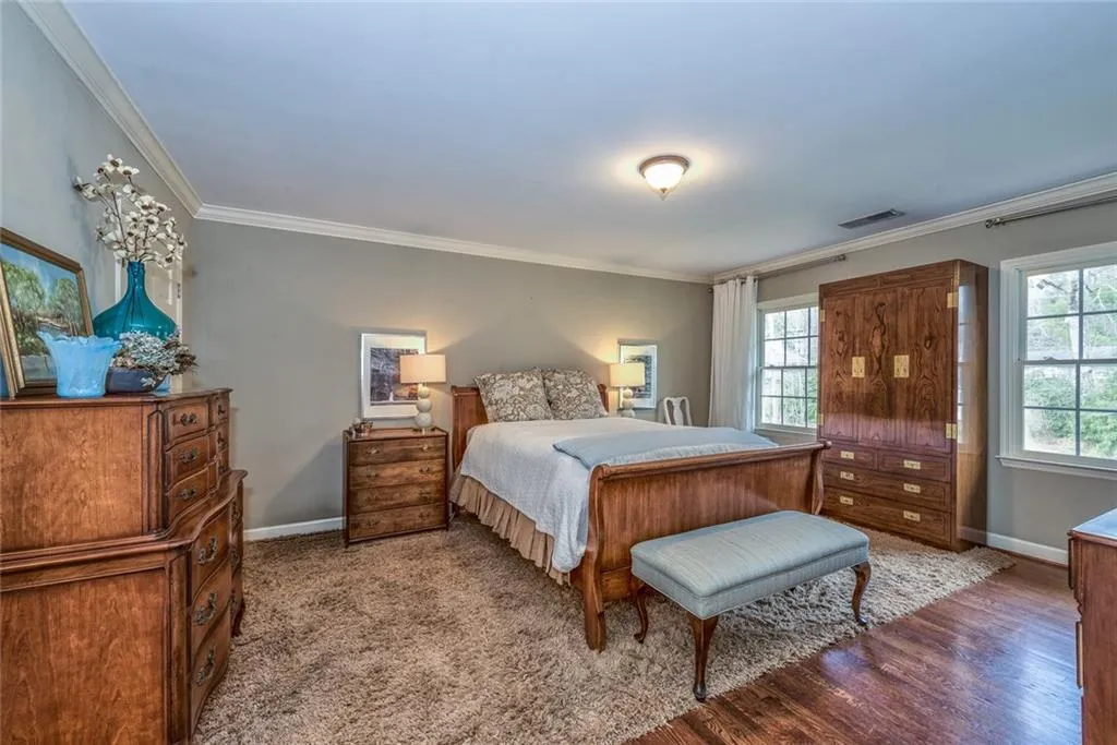 615 W Northway Lane, Atlanta, Georgia 30342, 4 Bedrooms Bedrooms, ,3 BathroomsBathrooms,Residential,Sold,615 W Northway Lane,5641316