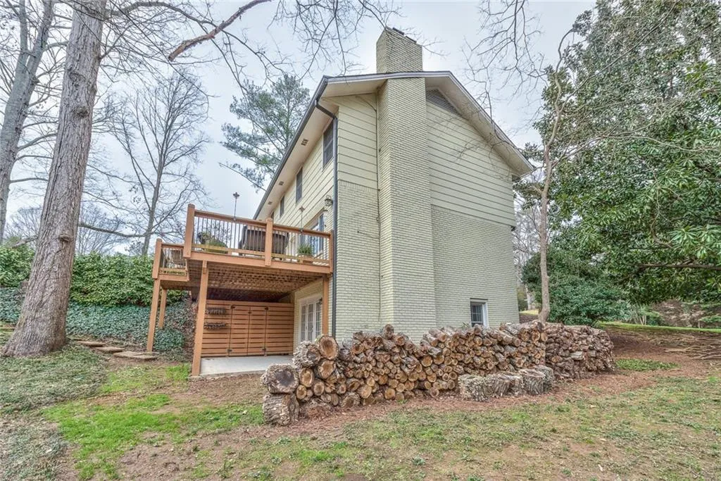 615 W Northway Lane, Atlanta, Georgia 30342, 4 Bedrooms Bedrooms, ,3 BathroomsBathrooms,Residential,Sold,615 W Northway Lane,5641316
