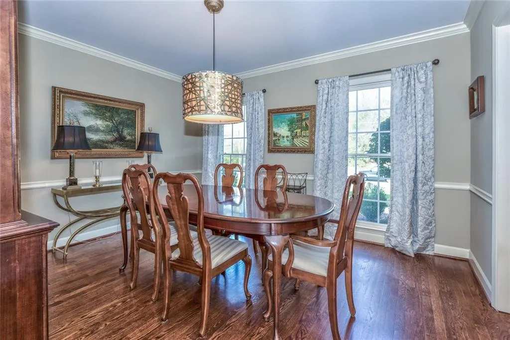 615 W Northway Lane, Atlanta, Georgia 30342, 4 Bedrooms Bedrooms, ,3 BathroomsBathrooms,Residential,Sold,615 W Northway Lane,5641316