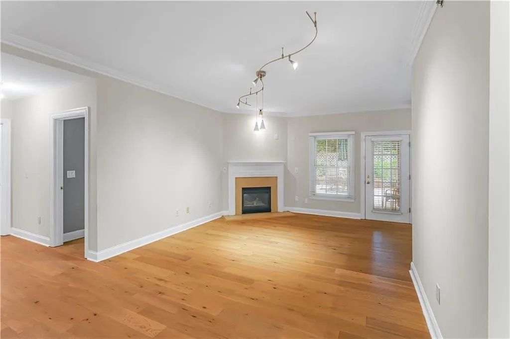 211 Colonial Homes Drive Nw Unit 1105, Atlanta, Georgia 30309, 2 Bedrooms Bedrooms, ,2 BathroomsBathrooms,Residential,For Sale,211 Colonial Homes Drive Nw Unit 1105,7568981