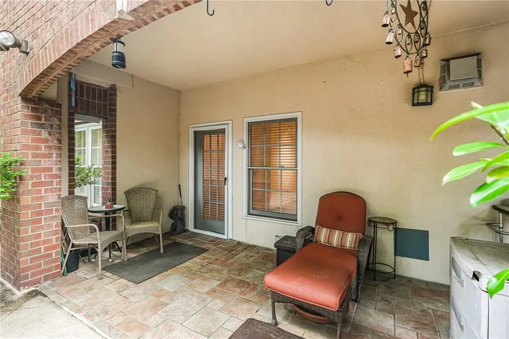 211 Colonial Homes Drive Nw Unit 1105, Atlanta, Georgia 30309, 2 Bedrooms Bedrooms, ,2 BathroomsBathrooms,Residential,For Sale,211 Colonial Homes Drive Nw Unit 1105,7568981