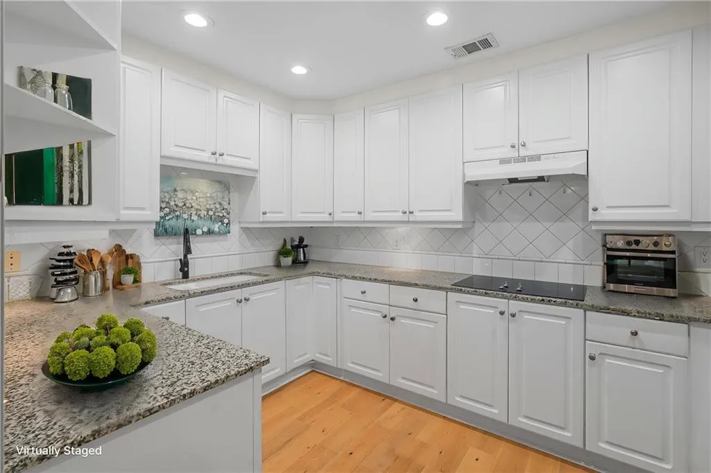 211 Colonial Homes Drive Nw Unit 1105, Atlanta, Georgia 30309, 2 Bedrooms Bedrooms, ,2 BathroomsBathrooms,Residential,For Sale,211 Colonial Homes Drive Nw Unit 1105,7568981