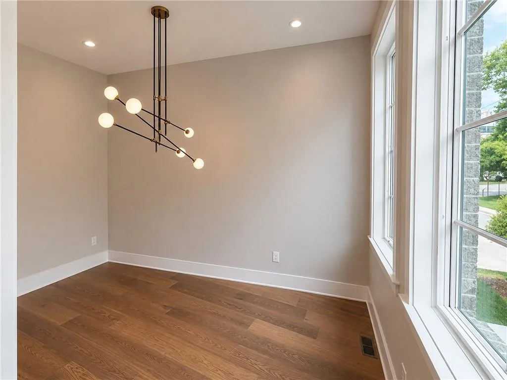 3521 Kingsboro Road, Atlanta, Georgia 30326, 4 Bedrooms Bedrooms, 0 ,3 BathroomsBathrooms,Residential,For Sale,3521 Kingsboro Road,7827591