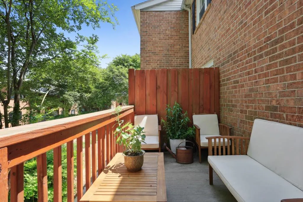 6520 Roswell Road Unit 24, Atlanta, Georgia 30328, 3 Bedrooms Bedrooms, ,2 BathroomsBathrooms,Residential,Sold,6520 Roswell Road Unit 24,7047330