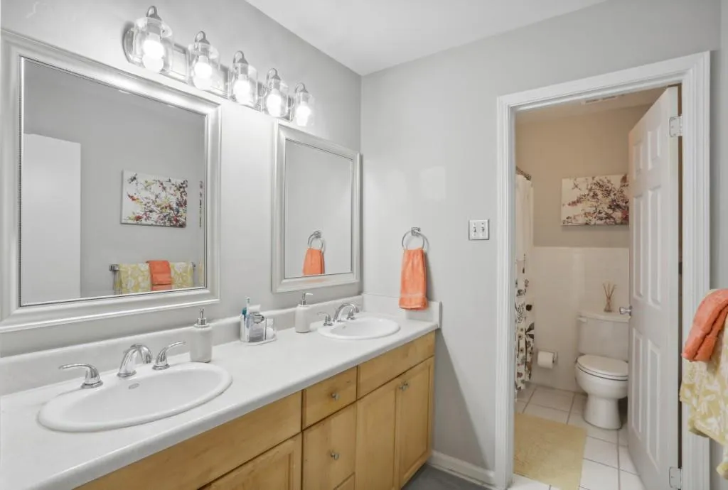 6520 Roswell Road Unit 24, Atlanta, Georgia 30328, 3 Bedrooms Bedrooms, ,2 BathroomsBathrooms,Residential,Sold,6520 Roswell Road Unit 24,7047330