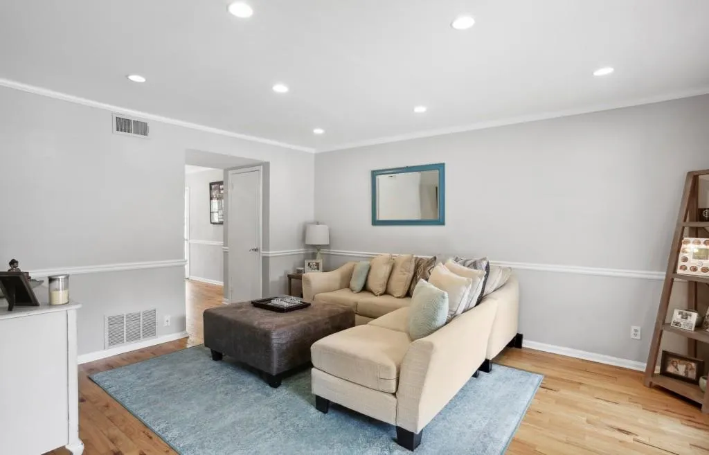 6520 Roswell Road Unit 24, Atlanta, Georgia 30328, 3 Bedrooms Bedrooms, ,2 BathroomsBathrooms,Residential,Sold,6520 Roswell Road Unit 24,7047330