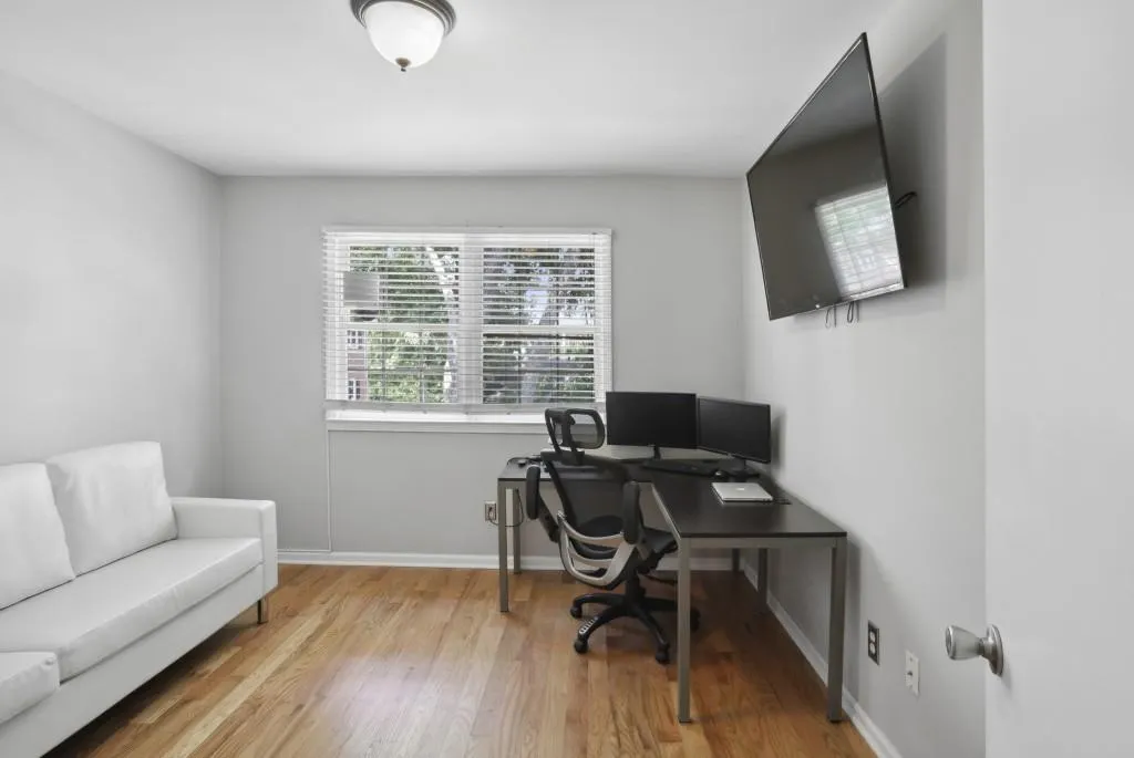 6520 Roswell Road Unit 24, Atlanta, Georgia 30328, 3 Bedrooms Bedrooms, ,2 BathroomsBathrooms,Residential,Sold,6520 Roswell Road Unit 24,7047330