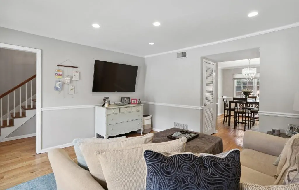 6520 Roswell Road Unit 24, Atlanta, Georgia 30328, 3 Bedrooms Bedrooms, ,2 BathroomsBathrooms,Residential,Sold,6520 Roswell Road Unit 24,7047330