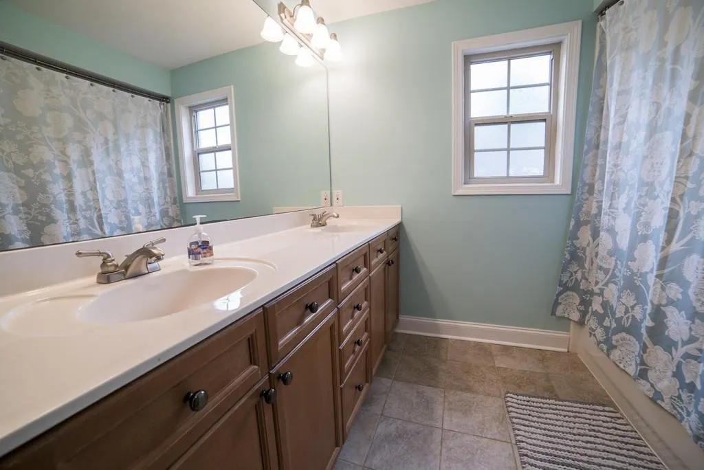 750 Dalrymple Road Ne Unit E1, Sandy Springs, Georgia 30328, 4 Bedrooms Bedrooms, ,2 BathroomsBathrooms,Residential,Sold,750 Dalrymple Road Ne Unit E1,5868167