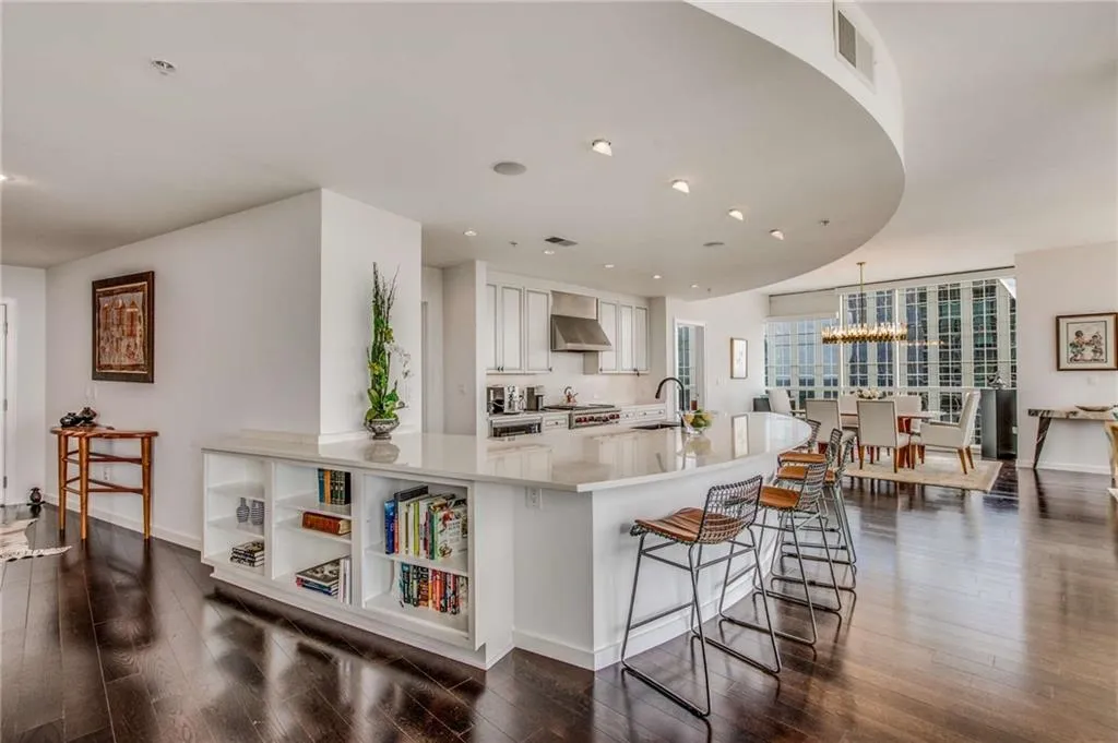 3325 Piedmont Road Ne Unit 2205, Atlanta, Georgia 30305, 3 Bedrooms Bedrooms, ,3 BathroomsBathrooms,Residential,For Sale,3325 Piedmont Road Ne Unit 2205,7615995