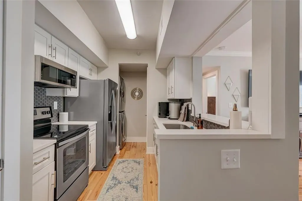 1 Biscayne Drive NW Unit 604, Atlanta, Georgia 30309, 1 Bedroom Bedrooms, ,1 BathroomBathrooms,Residential,Sold,1 Biscayne Drive NW Unit 604,7303794