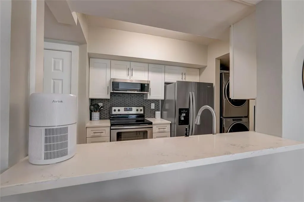 1 Biscayne Drive NW Unit 604, Atlanta, Georgia 30309, 1 Bedroom Bedrooms, ,1 BathroomBathrooms,Residential,Sold,1 Biscayne Drive NW Unit 604,7303794