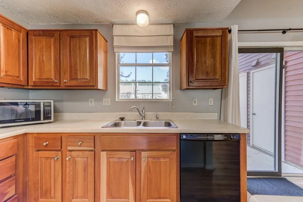 1305 Wedgewood Court, Sandy Springs, Georgia 30350, 2 Bedrooms Bedrooms, ,2 BathroomsBathrooms,Residential,Sold,1305 Wedgewood Court,6610035