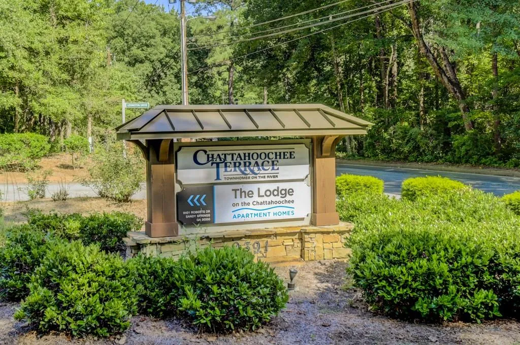 1305 Wedgewood Court, Sandy Springs, Georgia 30350, 2 Bedrooms Bedrooms, ,2 BathroomsBathrooms,Residential,Sold,1305 Wedgewood Court,6610035