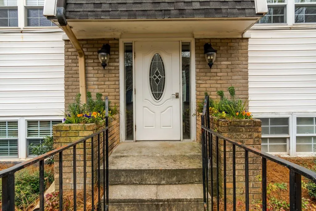 5515 Chemin De Vie, Atlanta, Georgia 30342, 2 Bedrooms Bedrooms, ,2 BathroomsBathrooms,Residential,Sold,5515 Chemin De Vie,6506204