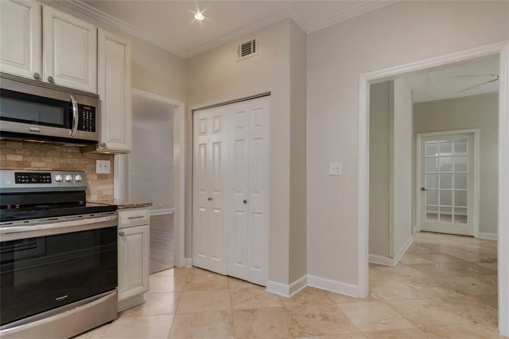 5515 Chemin De Vie, Atlanta, Georgia 30342, 2 Bedrooms Bedrooms, ,2 BathroomsBathrooms,Residential,Sold,5515 Chemin De Vie,6506204