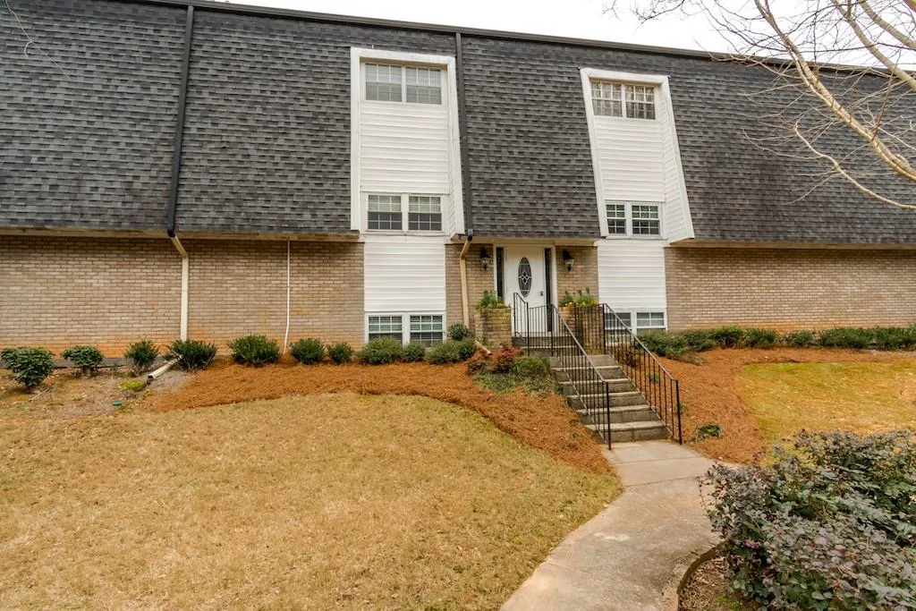 5515 Chemin De Vie, Atlanta, Georgia 30342, 2 Bedrooms Bedrooms, ,2 BathroomsBathrooms,Residential,Sold,5515 Chemin De Vie,6506204
