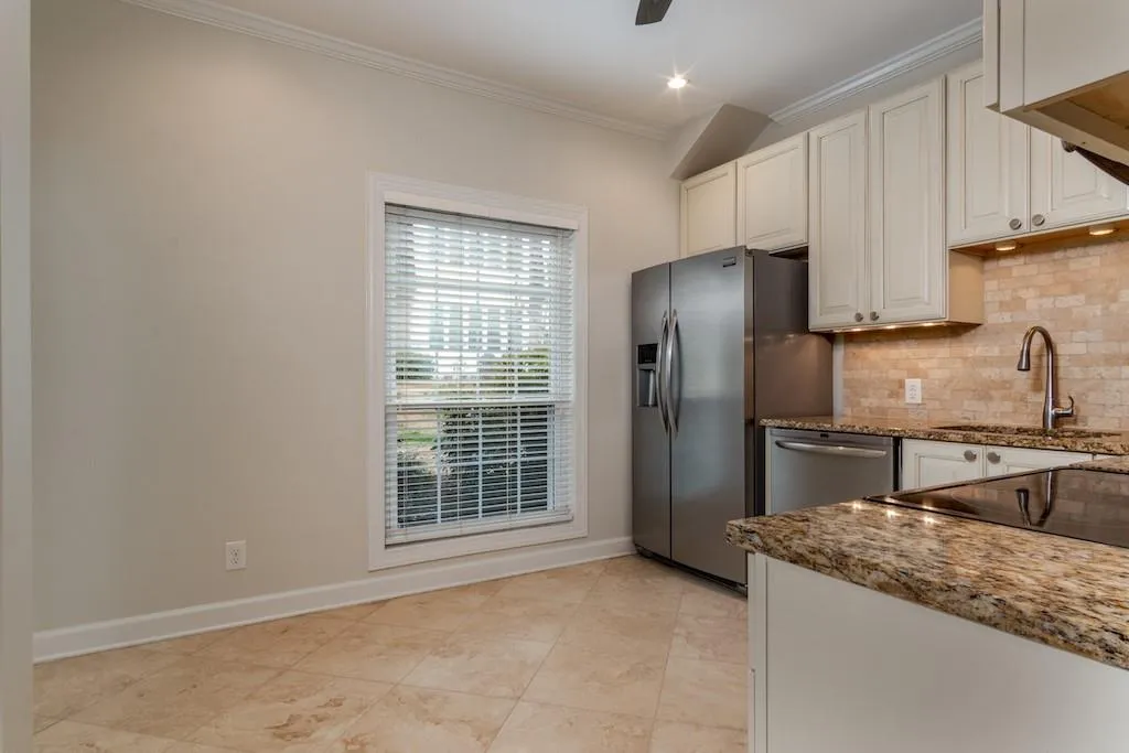 5515 Chemin De Vie, Atlanta, Georgia 30342, 2 Bedrooms Bedrooms, ,2 BathroomsBathrooms,Residential,Sold,5515 Chemin De Vie,6506204