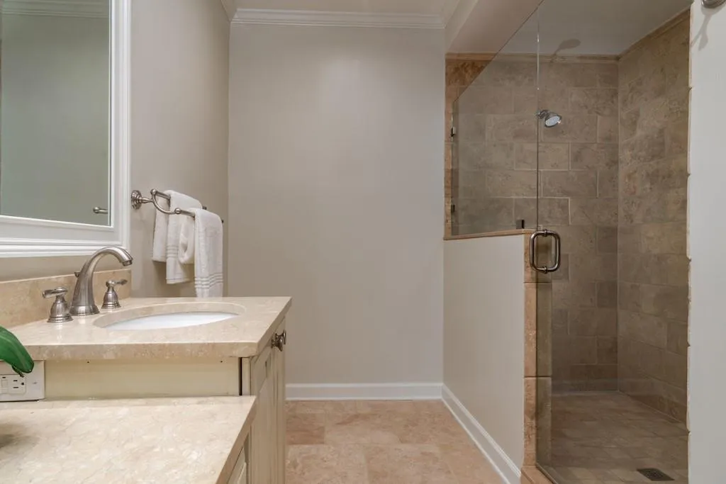 5515 Chemin De Vie, Atlanta, Georgia 30342, 2 Bedrooms Bedrooms, ,2 BathroomsBathrooms,Residential,Sold,5515 Chemin De Vie,6506204