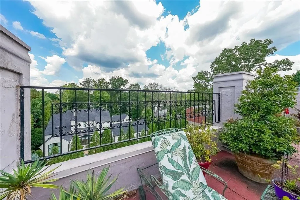 3648 Peachtree Road Unit #4s, Atlanta, Georgia 30319, 3 Bedrooms Bedrooms, ,3 BathroomsBathrooms,Residential,For Sale,3648 Peachtree Road Unit #4s,7618474