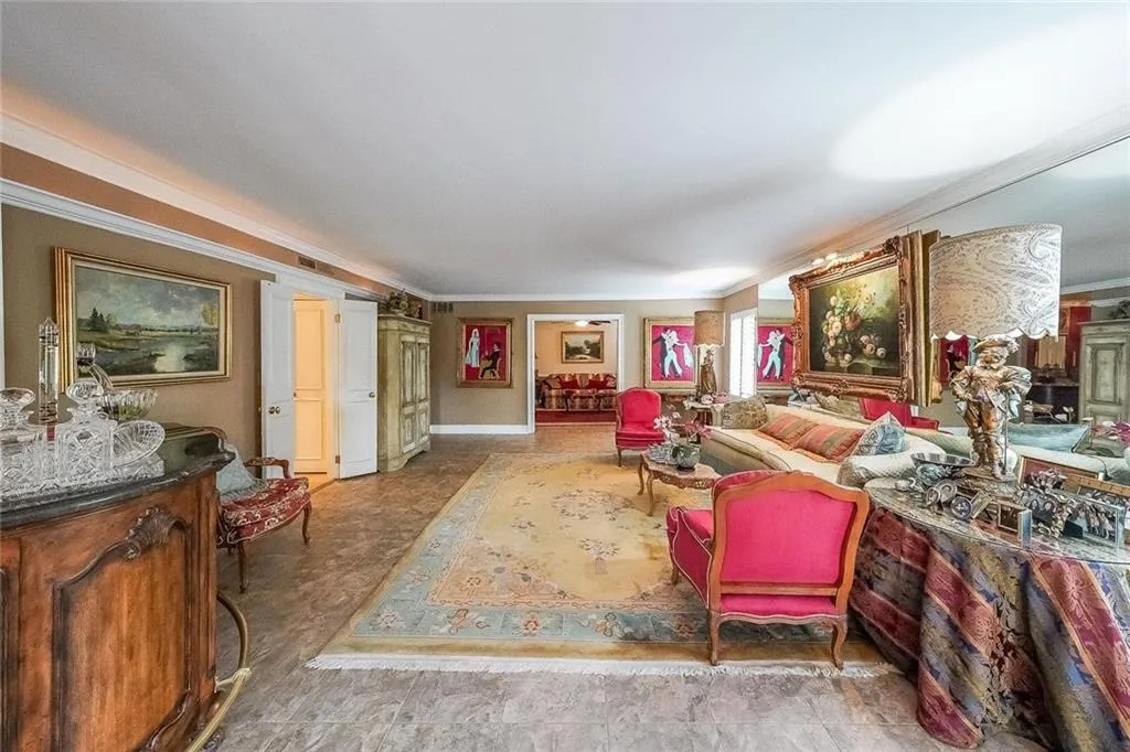 3648 Peachtree Road Unit #4s, Atlanta, Georgia 30319, 3 Bedrooms Bedrooms, ,3 BathroomsBathrooms,Residential,For Sale,3648 Peachtree Road Unit #4s,7618474