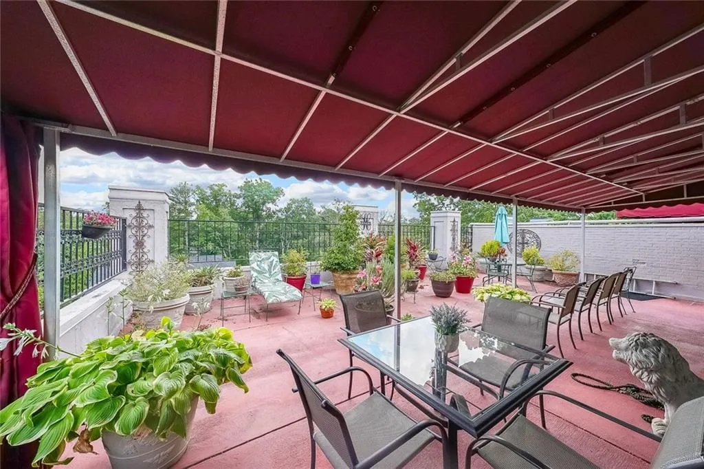 3648 Peachtree Road Unit #4s, Atlanta, Georgia 30319, 3 Bedrooms Bedrooms, ,3 BathroomsBathrooms,Residential,For Sale,3648 Peachtree Road Unit #4s,7618474