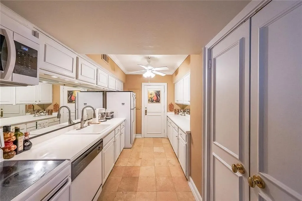 3648 Peachtree Road Unit #4s, Atlanta, Georgia 30319, 3 Bedrooms Bedrooms, ,3 BathroomsBathrooms,Residential,For Sale,3648 Peachtree Road Unit #4s,7618474