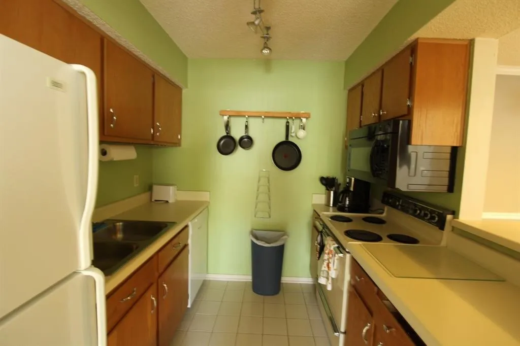 1413 Huntingdon Chase, Sandy Springs, Georgia 30350, 1 Bedroom Bedrooms, ,1 BathroomBathrooms,Residential,Sold,1413 Huntingdon Chase,5831257