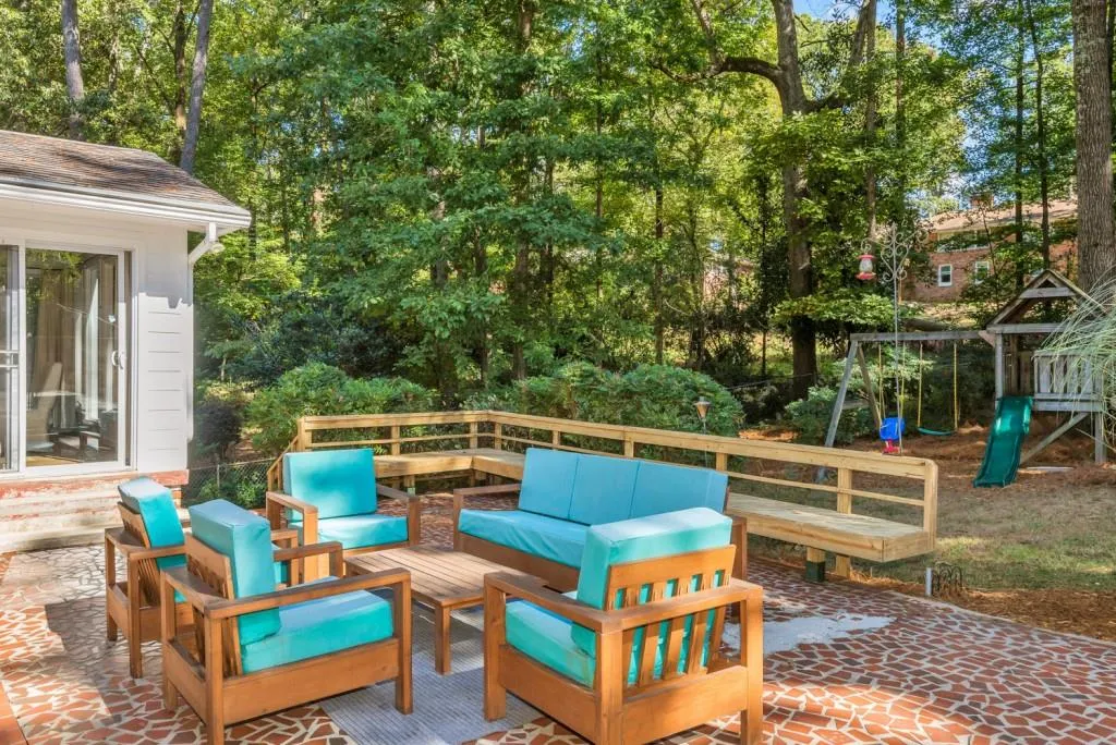 6721 Castleton Drive, Sandy Springs, Georgia 30328, 4 Bedrooms Bedrooms, ,3 BathroomsBathrooms,Residential,Sold,6721 Castleton Drive,5927716