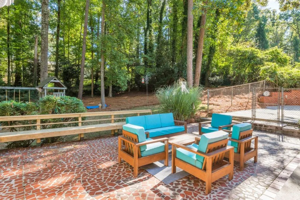 6721 Castleton Drive, Sandy Springs, Georgia 30328, 4 Bedrooms Bedrooms, ,3 BathroomsBathrooms,Residential,Sold,6721 Castleton Drive,5927716